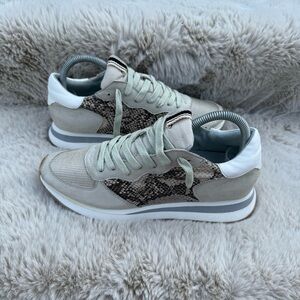 ShuShop Petra Snake Skin Sneakers Size 9